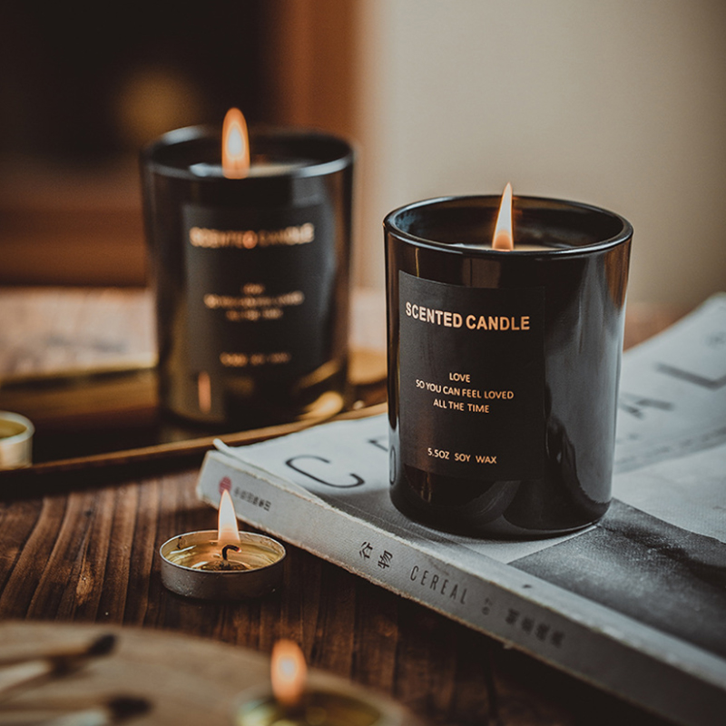 شموع معطرة برائحة شمع الصويا الطبيعي بوزن 160 جرام