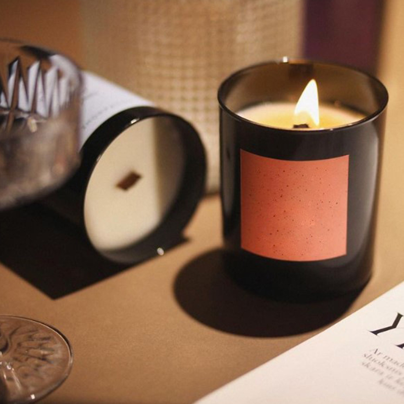 صندوق هدايا فاخر من الخشب الخالي من الدخان وصديق للبيئة بسعة 220 جرامًا مع رائحة زيت الصويا العطري النباتي والشمع