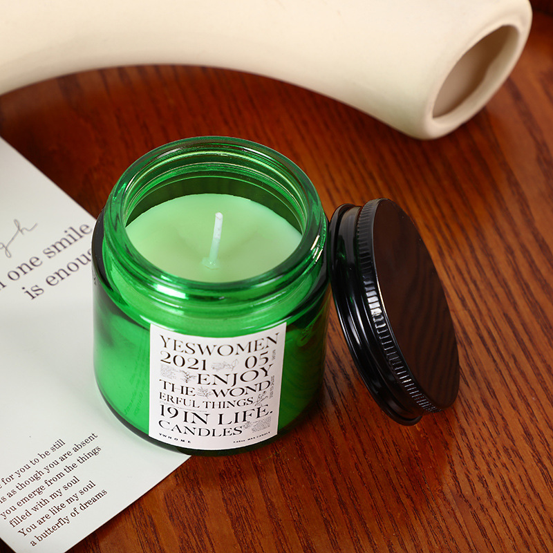 شمعة فيلاس أروماتيكاس 100 جرام في جرة زجاجية خضراء معطرة بالشموع