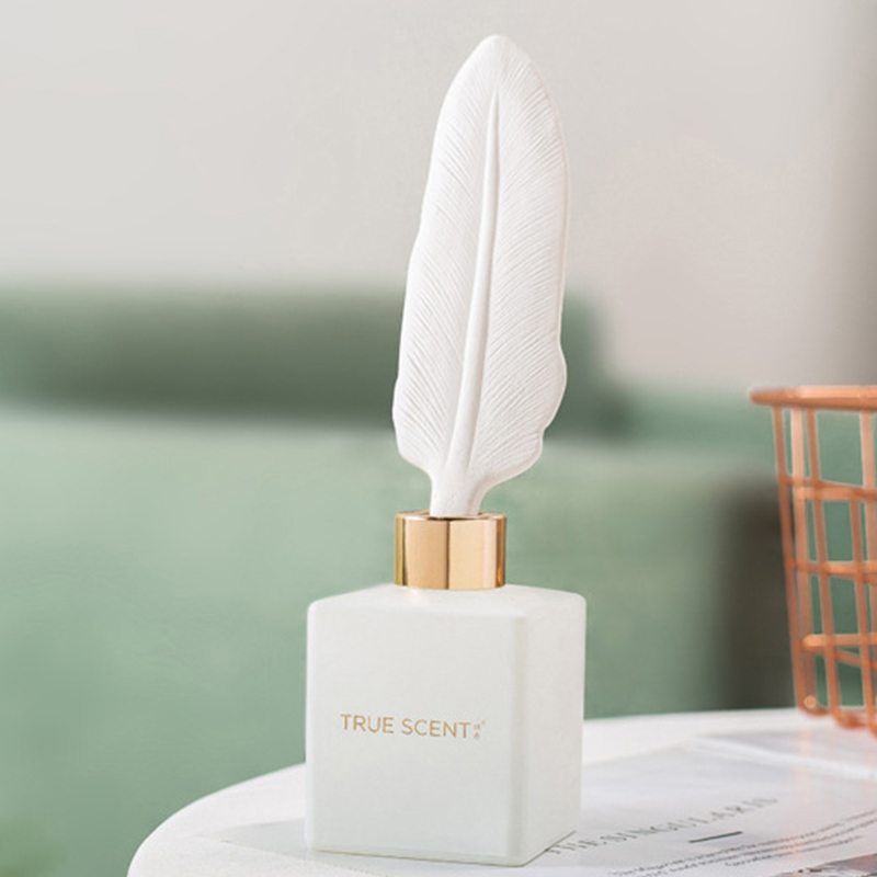 موزع ريش سيراميك على شكل زجاجة زجاجية بيضاء غير لامعة سعة 150 مل للعطور المنزلية