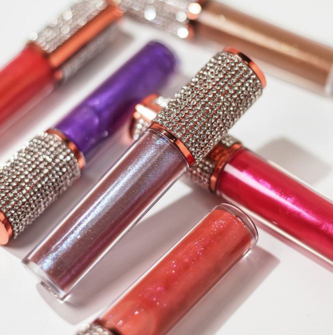 ملمع شفاه شفاف نباتي طبيعي عاري من البائع